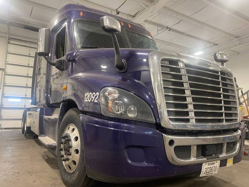 freightliner customer service number